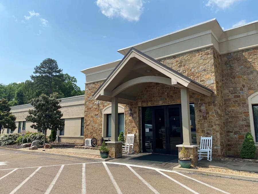 Front entrance of Dyersburg Health and Rehabilitation Center