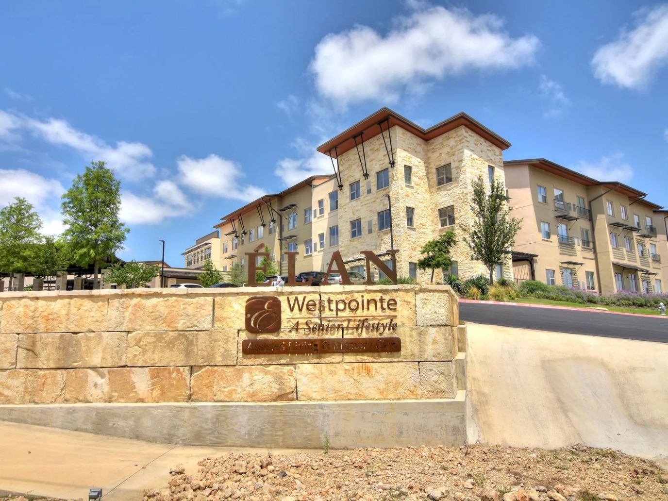 Exterior view of Elan Westpointe facility building