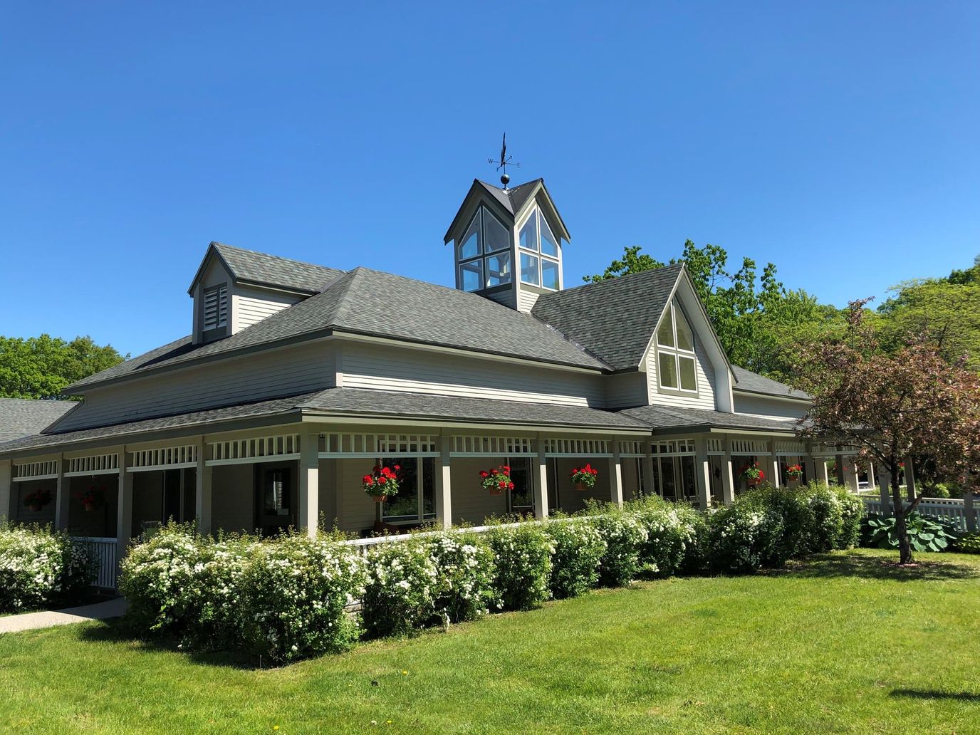 Exterior view of Elderwood at Burlington facility