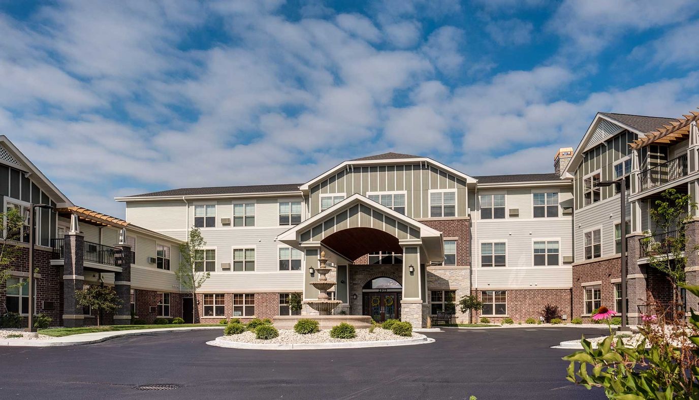Exterior view of Heritage Lake Country building