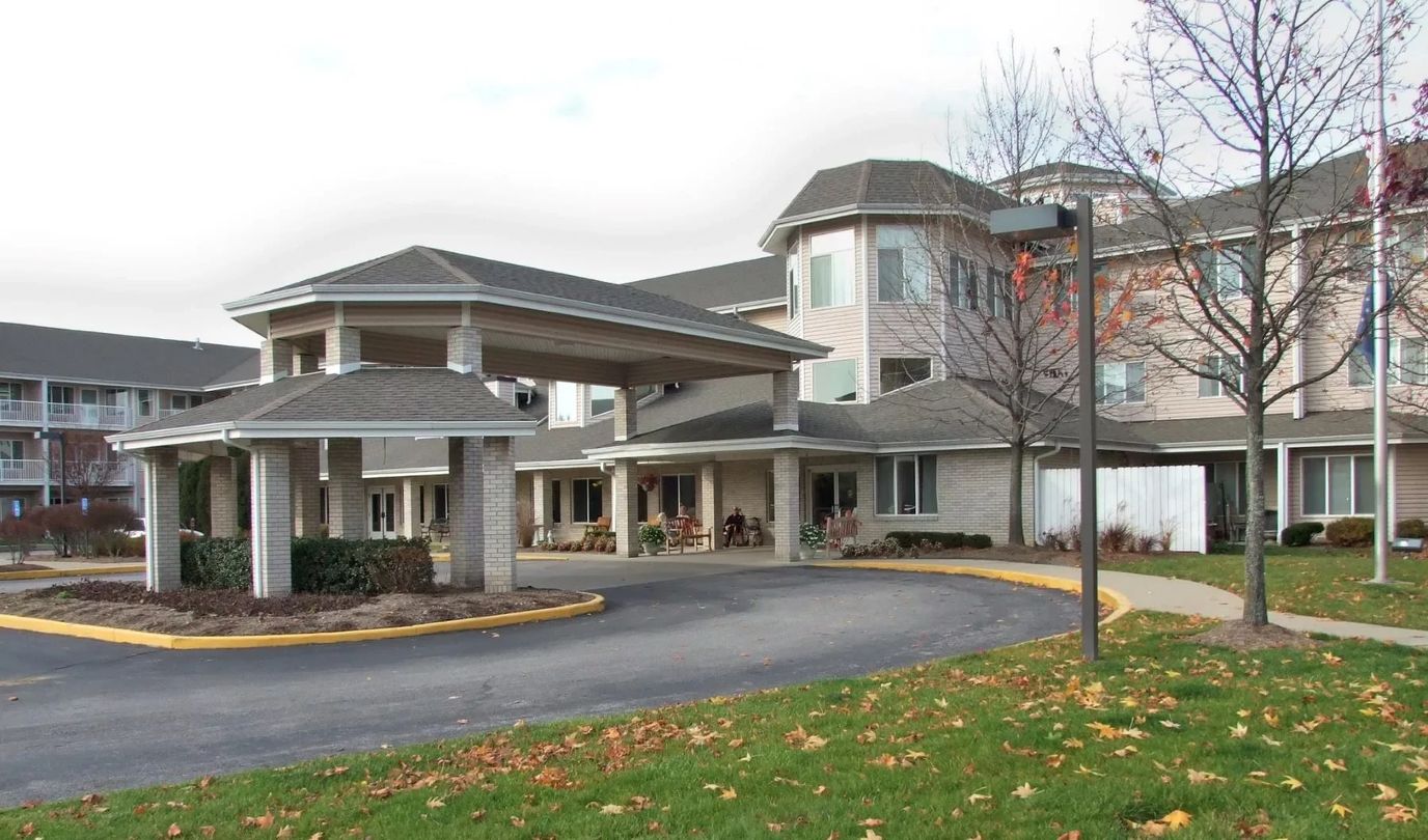 Exterior view of Holiday Redbud Hills facility entrance