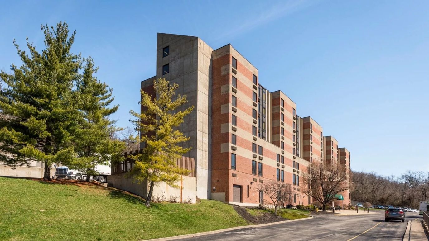 Exterior view of Ivy Knoll senior community building