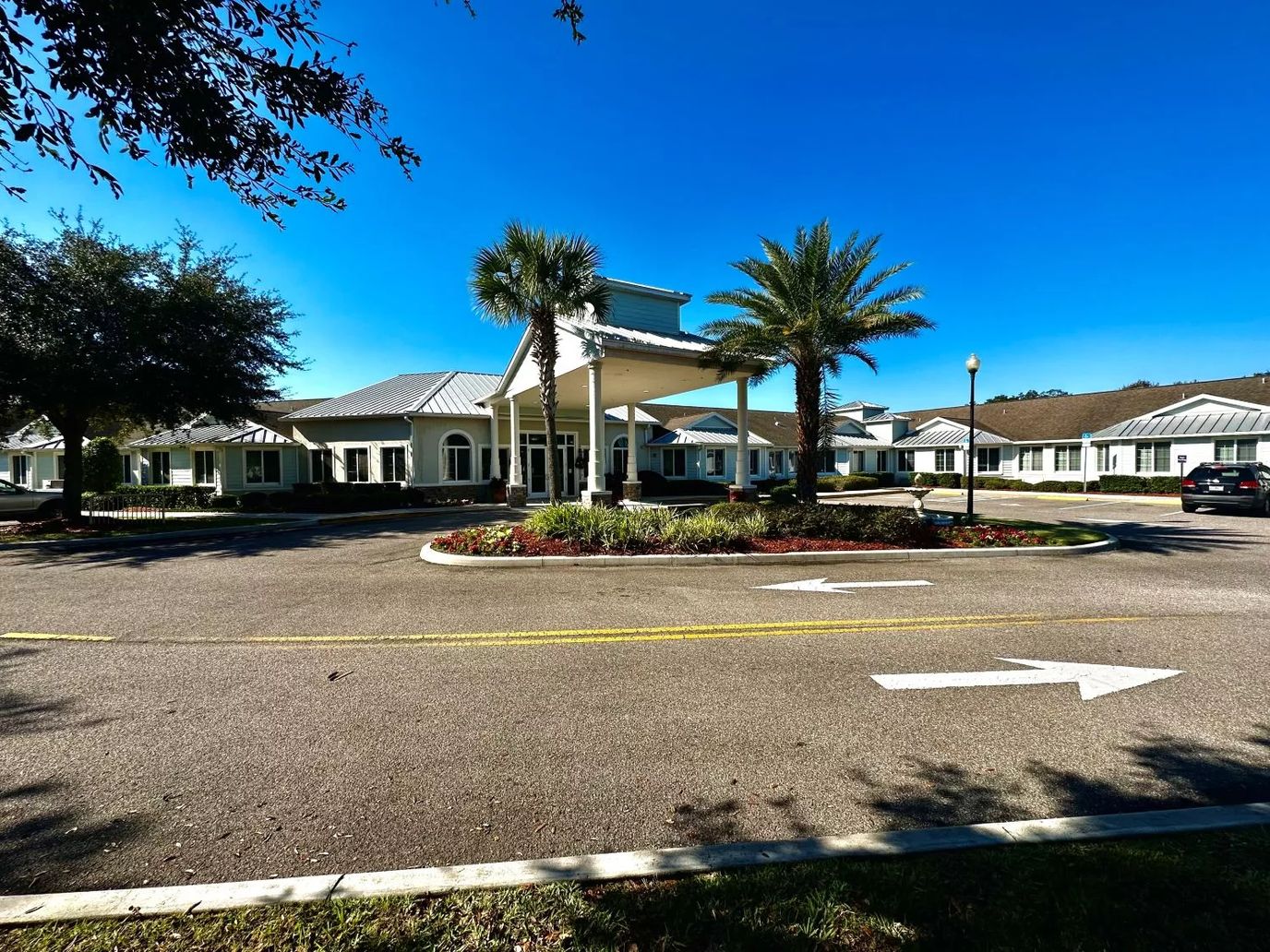 Front entrance of Lady Lake Senior Living facility