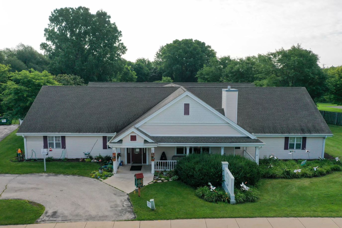 Aerial view of the Lakepoint Villa facility exterior