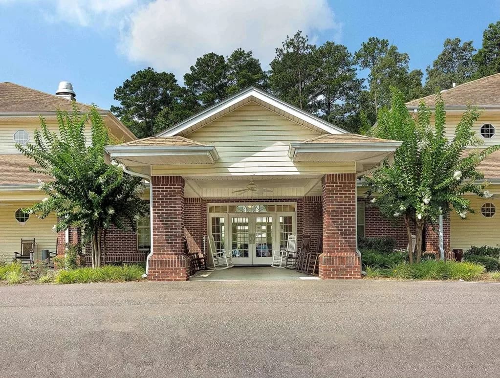 Front entrance of Lakeview Estates with landscaping