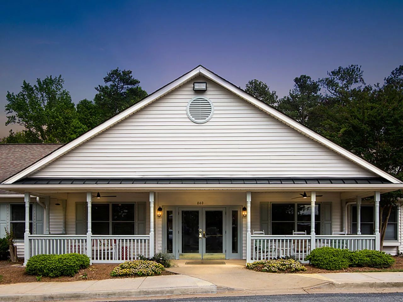 Exterior view of Legacy Ridge at Marietta facility
