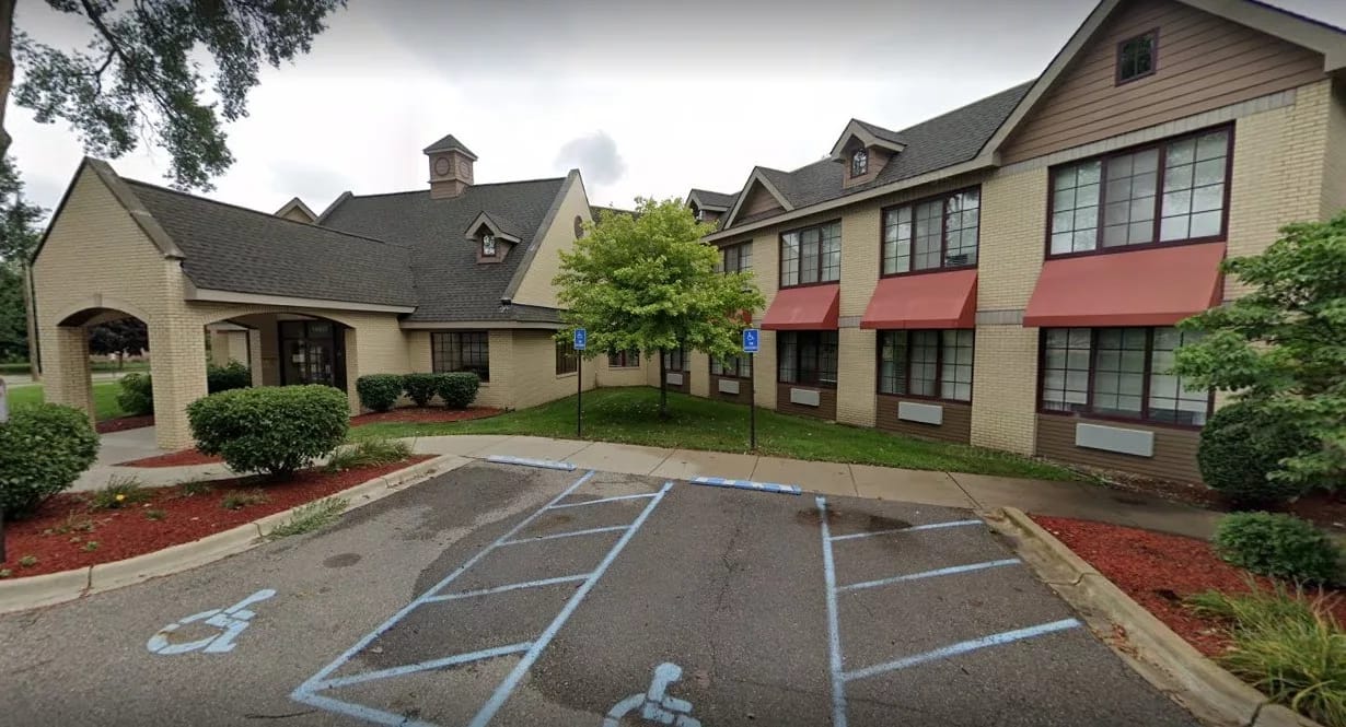 Exterior view of OakPointe Senior Care & Rehab Center