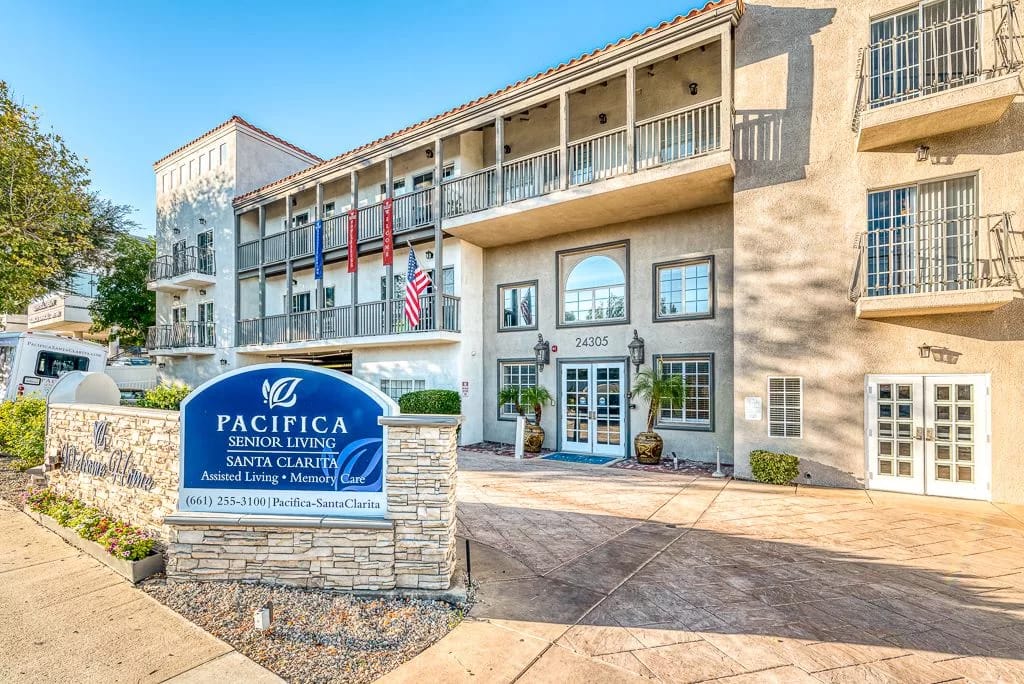 Exterior view of Pacifica Senior Living Santa Clarita
