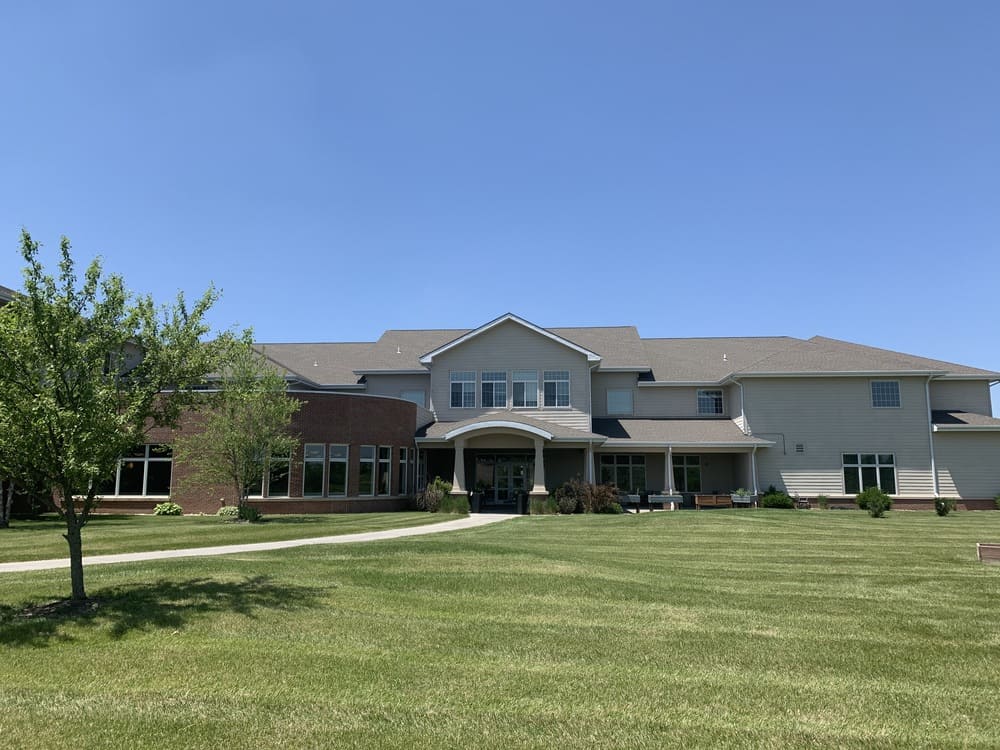 Exterior view of Ridgewood Senior Living facility