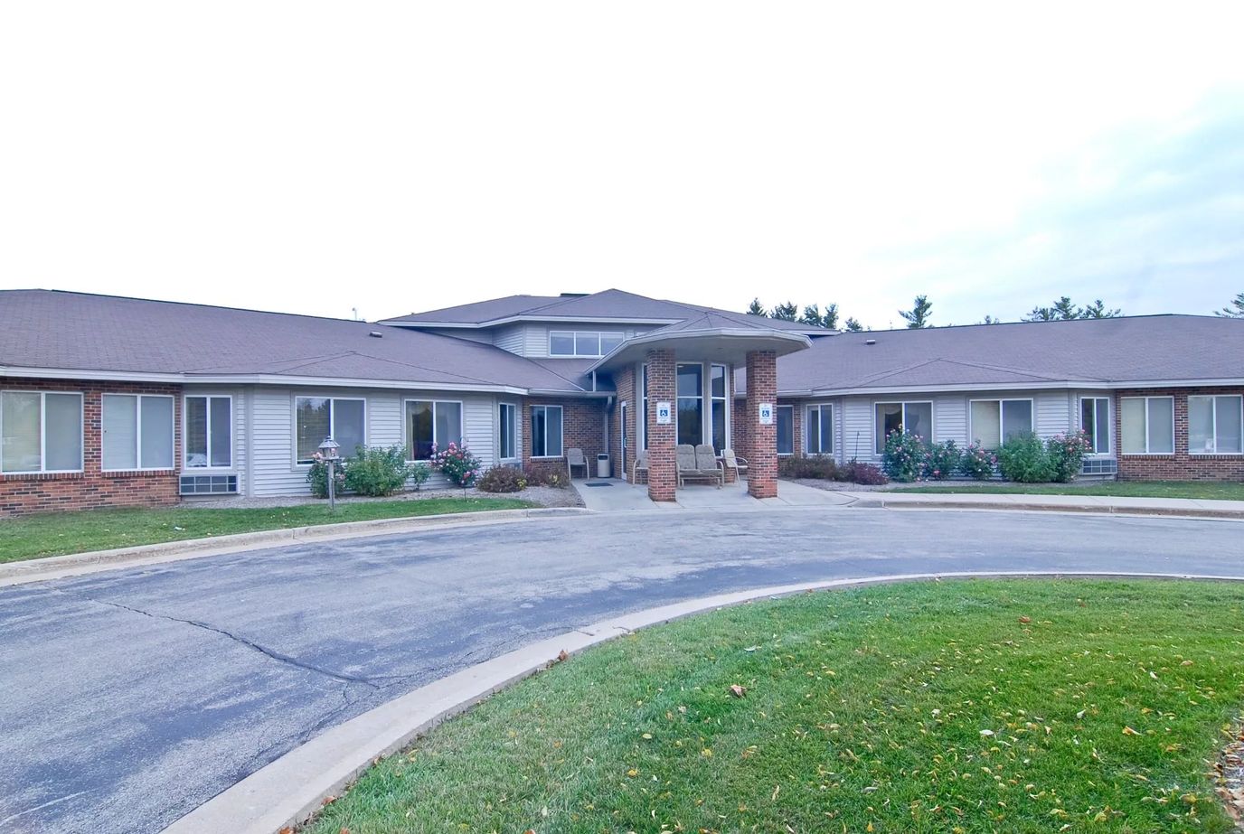 Front entrance of Robin Way assisted living facility