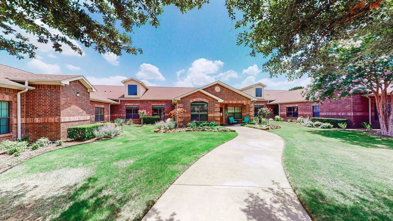 Beautiful exterior view of Rockbrook Assisted Living facility