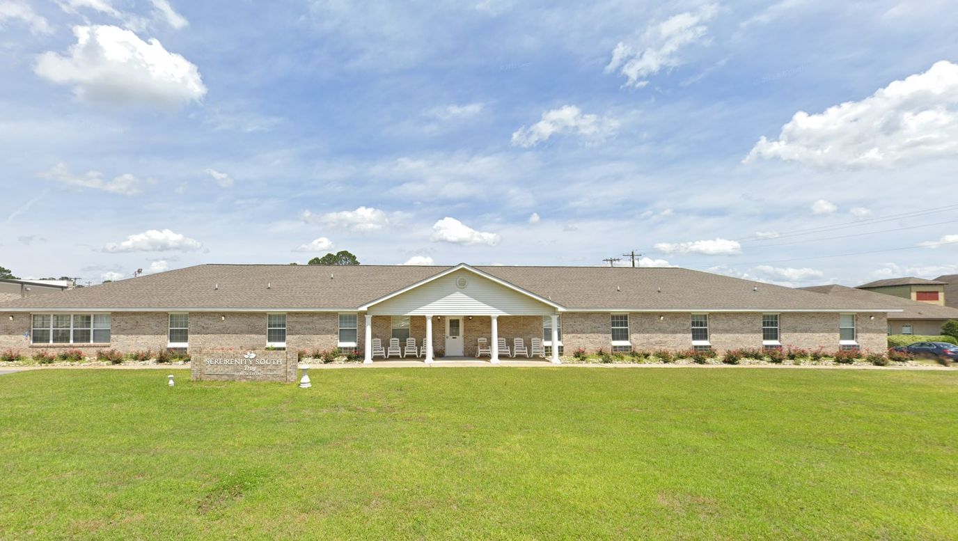 Exterior view of Serenity South Senior Living facility