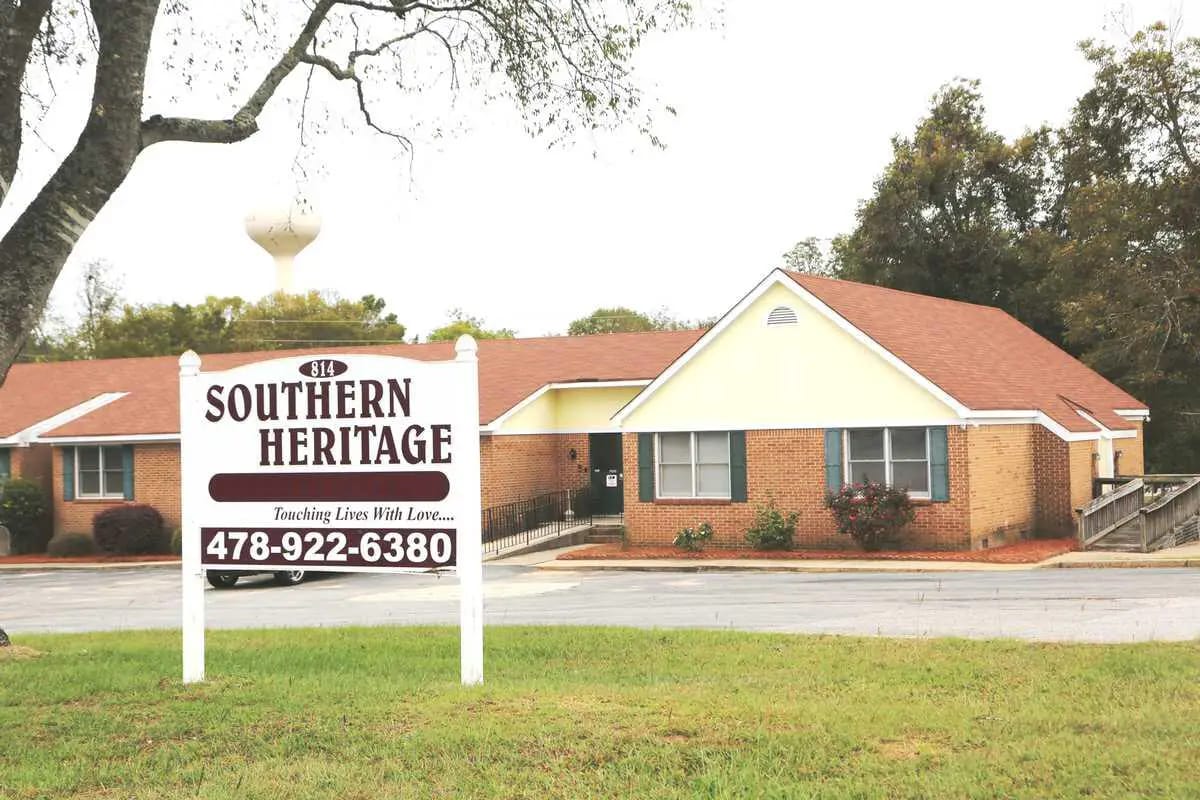 Exterior view of Southern Heritage assisted living facility