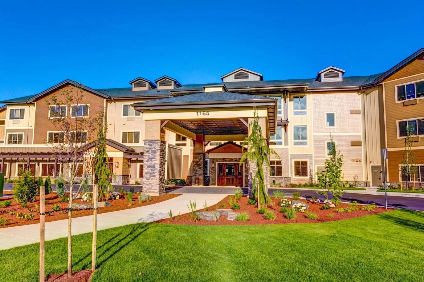Exterior view of The Village at Keizer Ridge