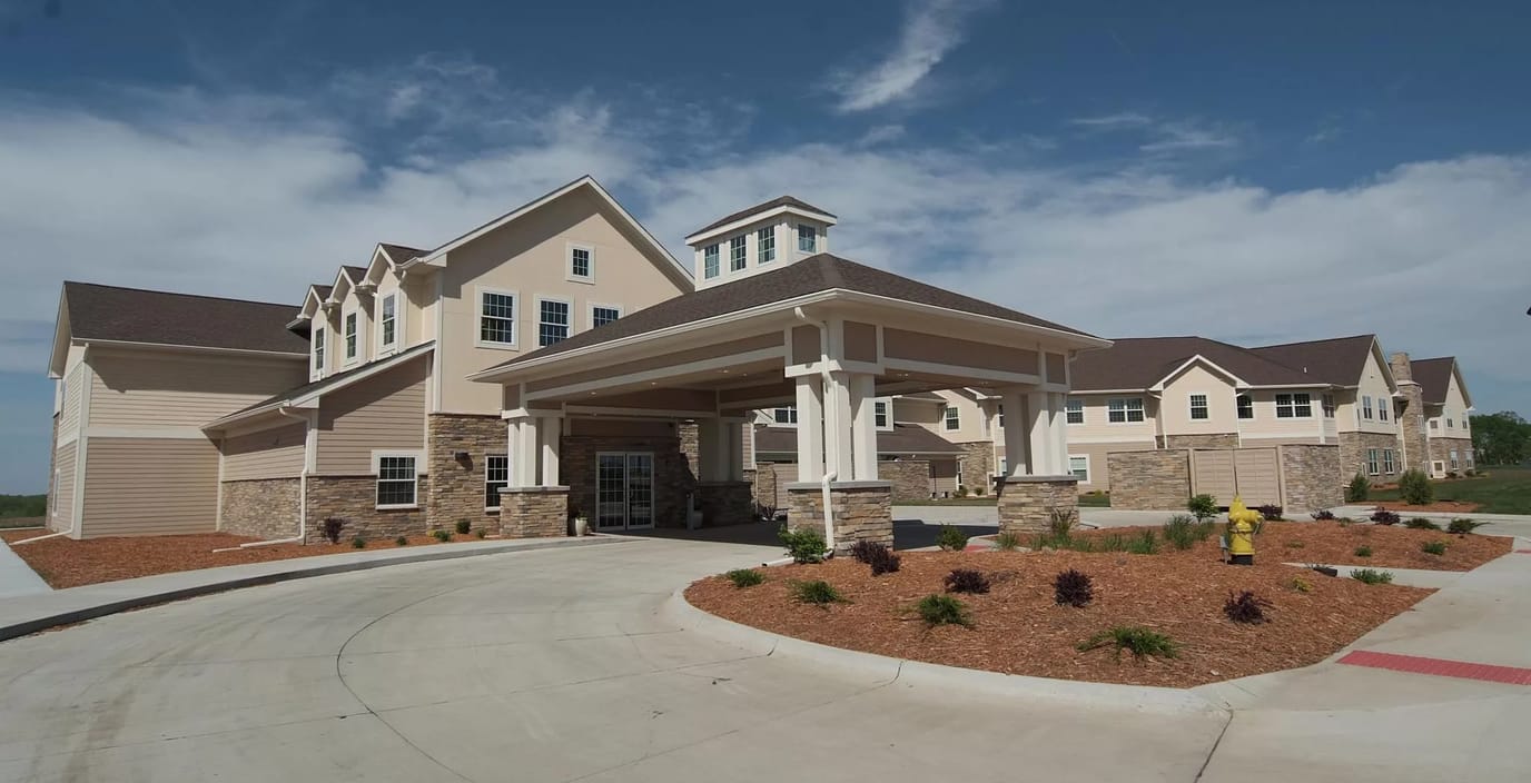 Exterior view of Vintage Hills of Indianola entrance