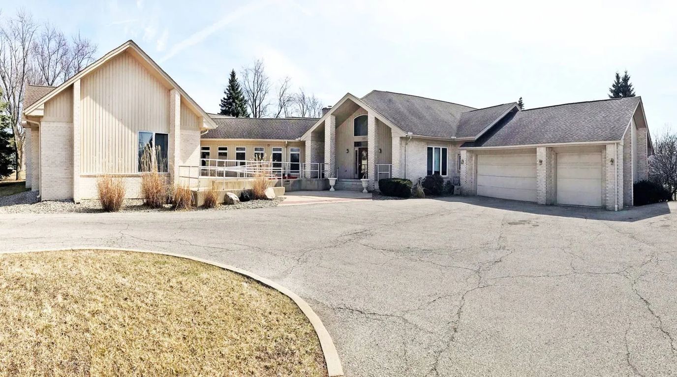 Exterior view of an assisted living facility