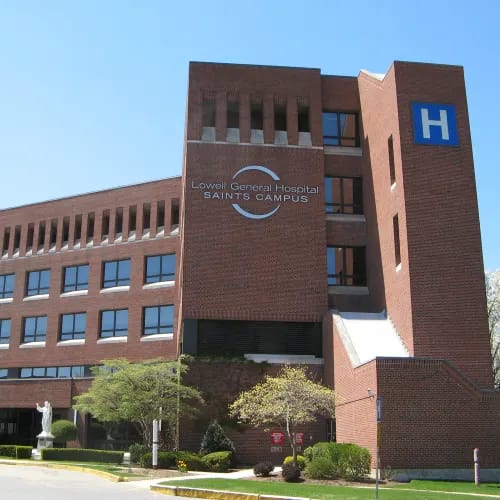 Exterior view of Lowell General Hospital building
