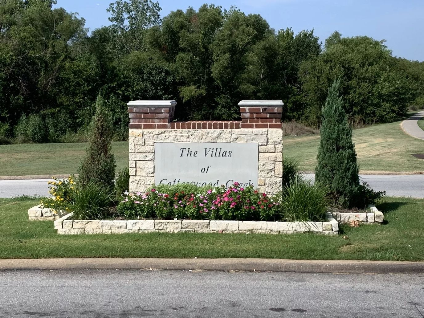 Sign at the entrance of The Villas at Cottonwood Creek