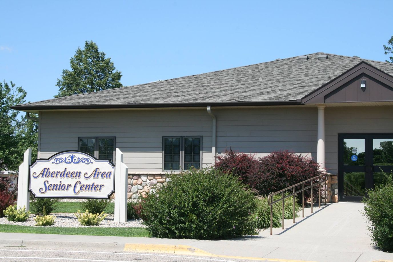 Exterior view of Aberdeen Area Senior Center entrance