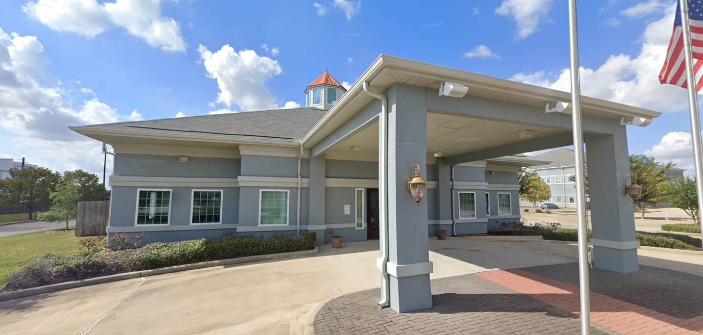 Front exterior view of Harbor Hospice House