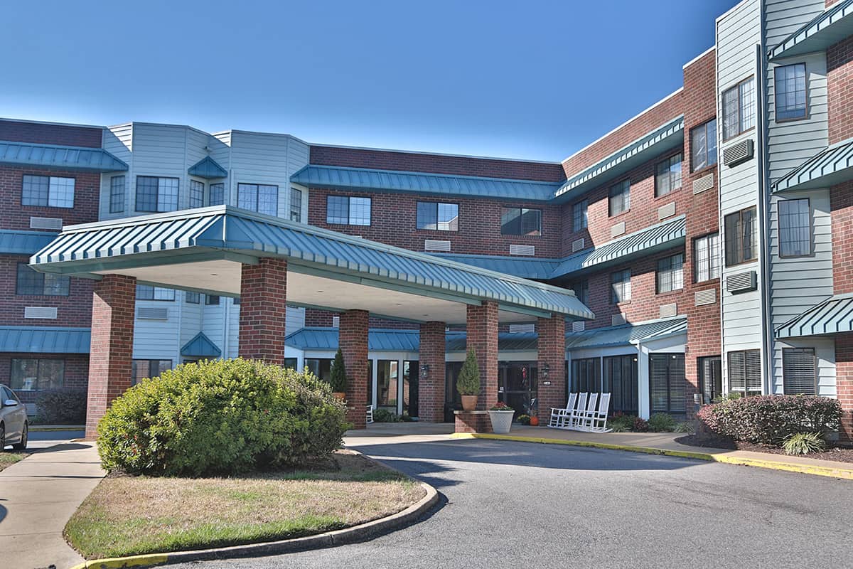 Exterior view of Heritage Oaks senior living facility