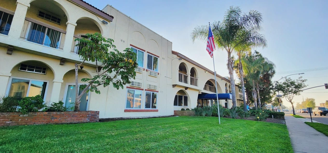 Exterior view of Novellus Clairemont with landscaping