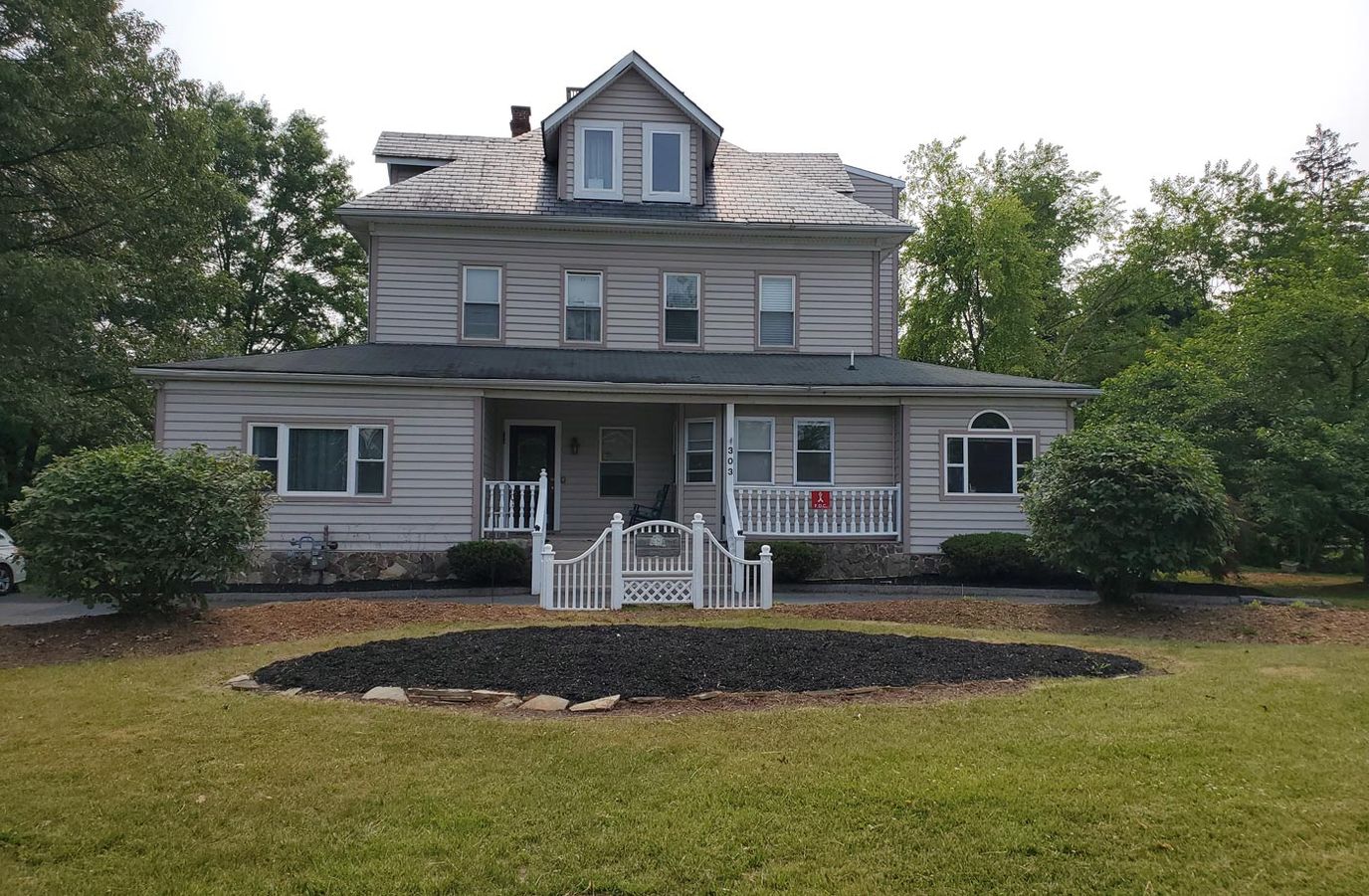 Exterior view of Rolling Meadows building with landscaping
