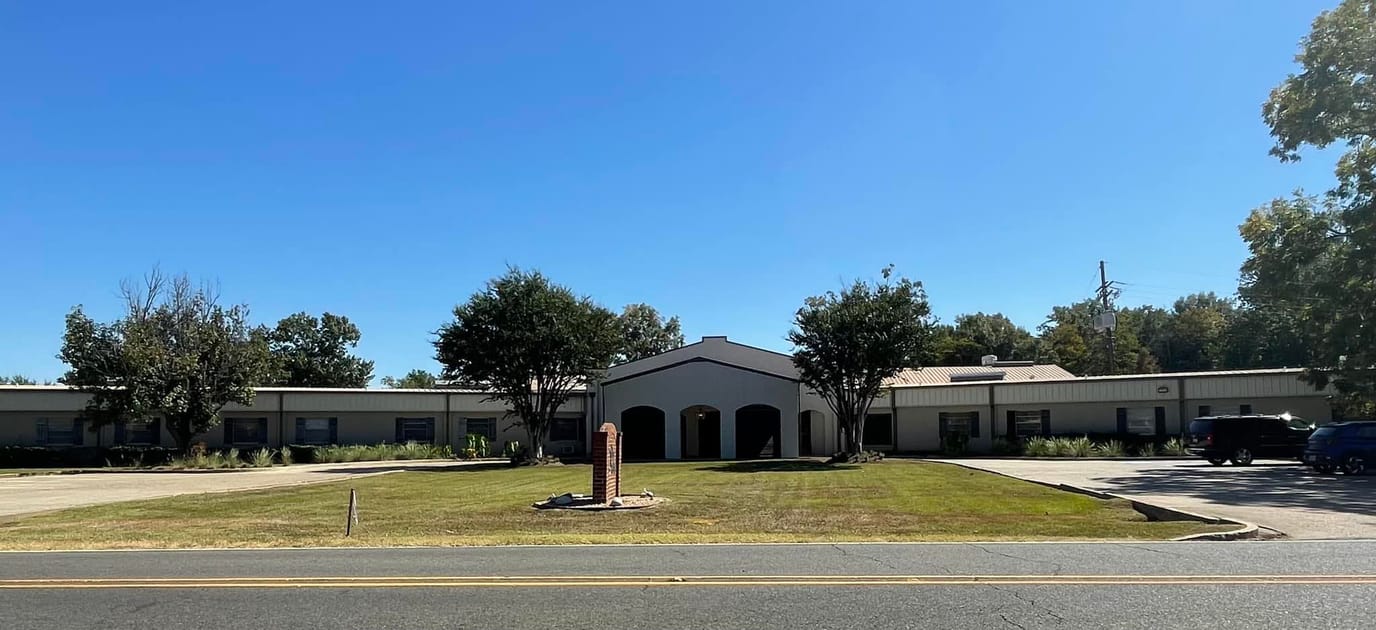 Exterior view of The Oaks Nursing & Rehabilitation building
