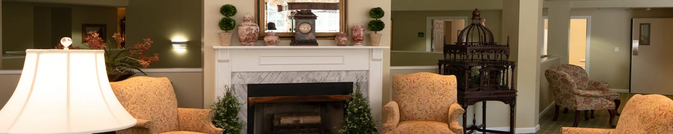 Common area with seating and decorative elements
