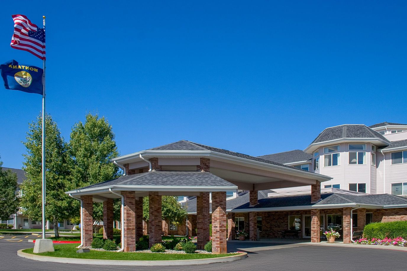 Exterior view of Holiday Aspen View facility entrance