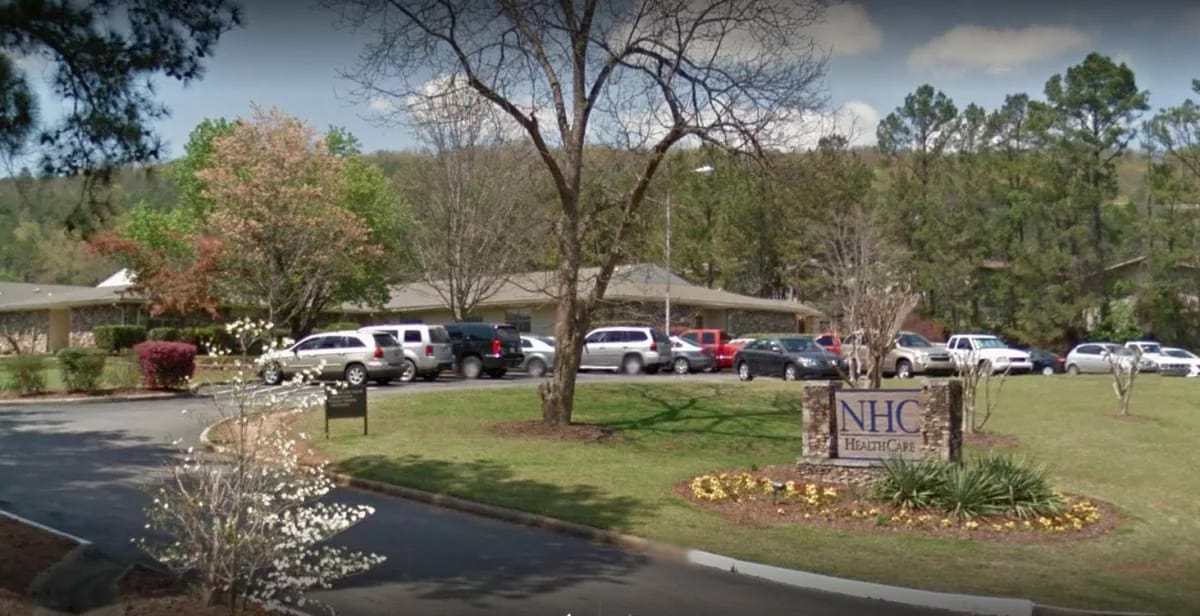 Exterior view of NHC HealthCare Chattanooga with landscaping