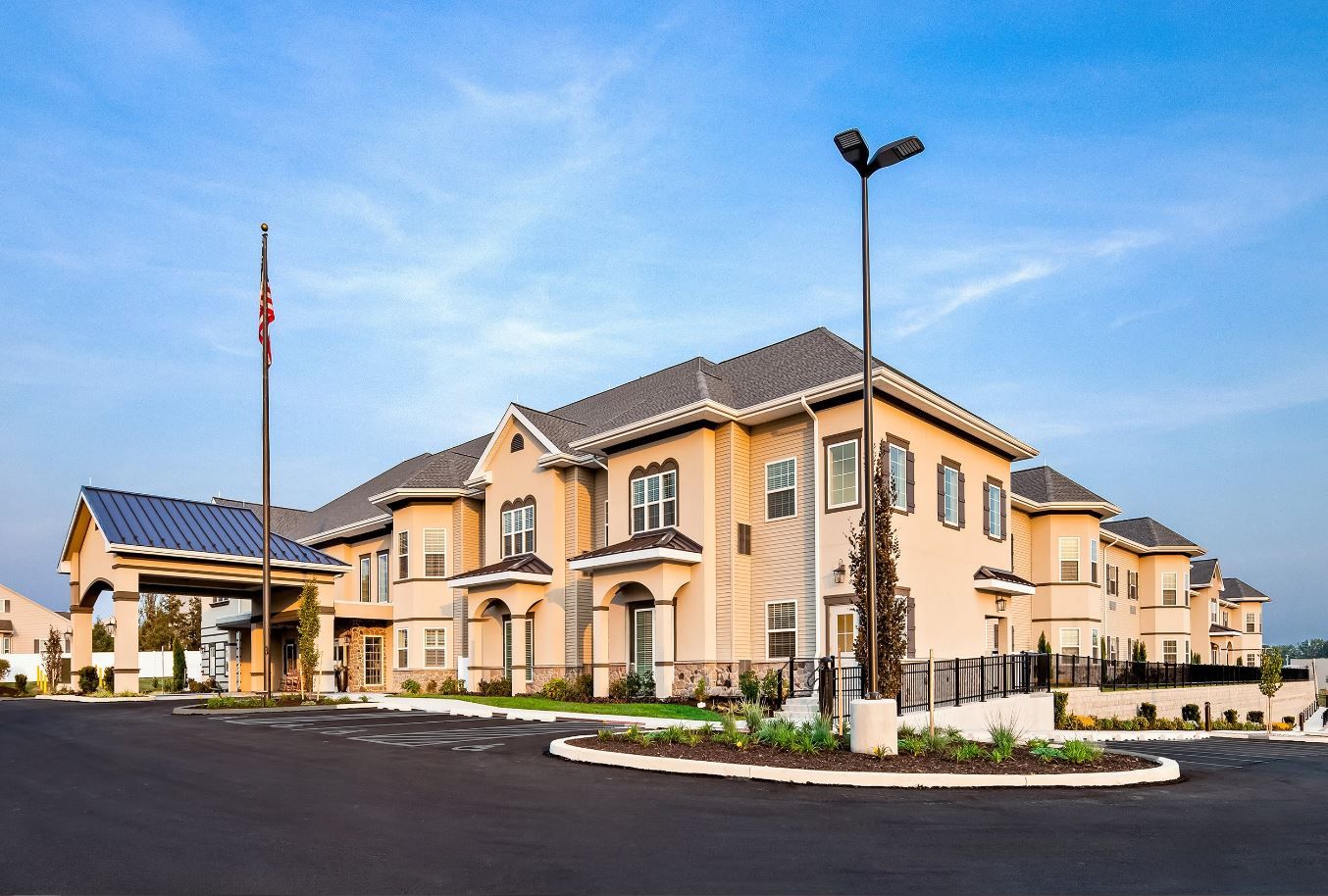 Exterior view of Legend at Silver Creek facility