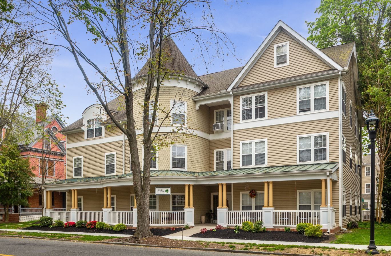 Front view of a well-maintained assisted living facility