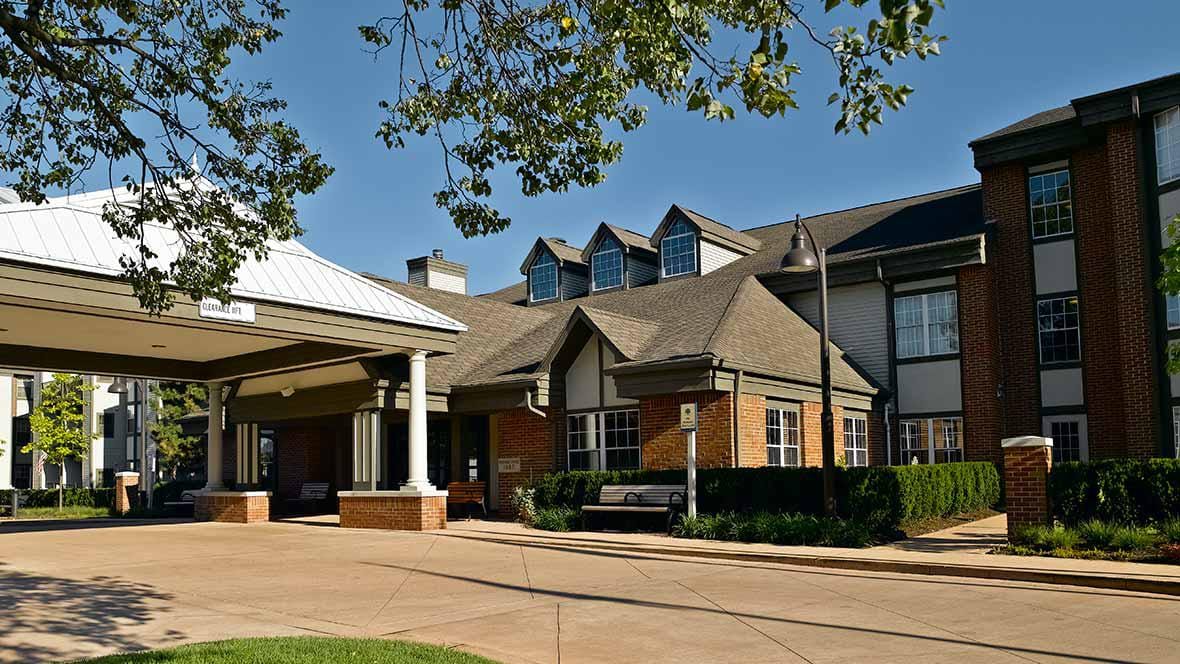 Exterior view of Atria Kinghaven facility entrance