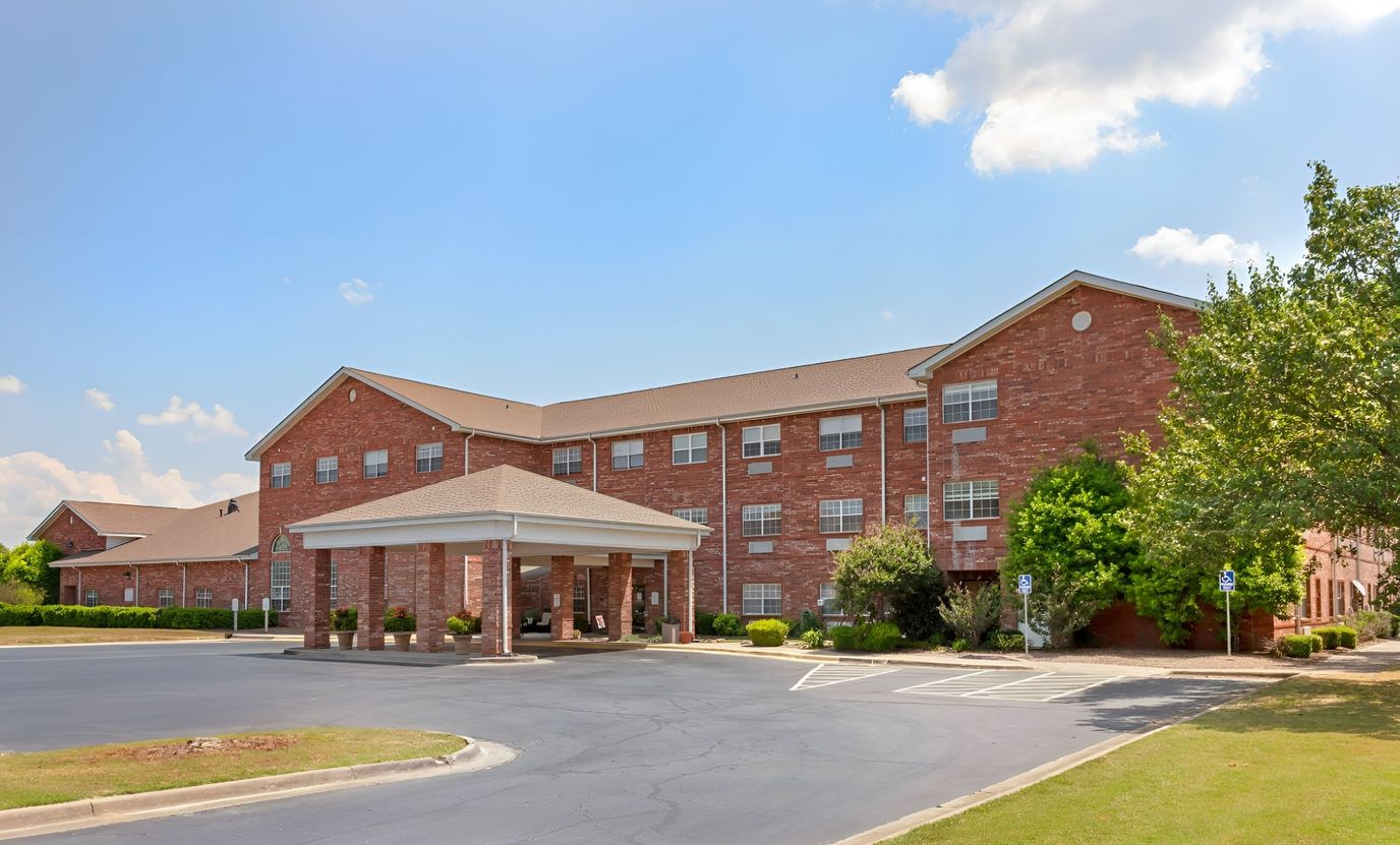 Front view of the Brookdale Conway facility building