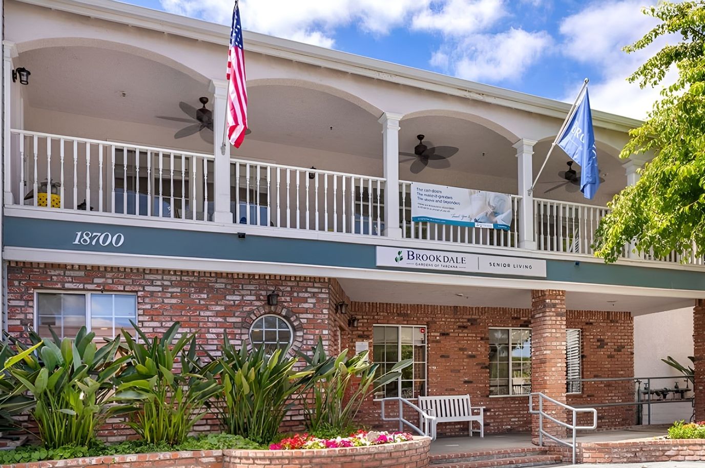 Exterior view of Brookdale Gardens of Tarzana with entrance