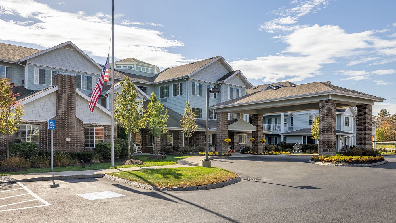 Exterior view of Holiday Kittery Estates facility
