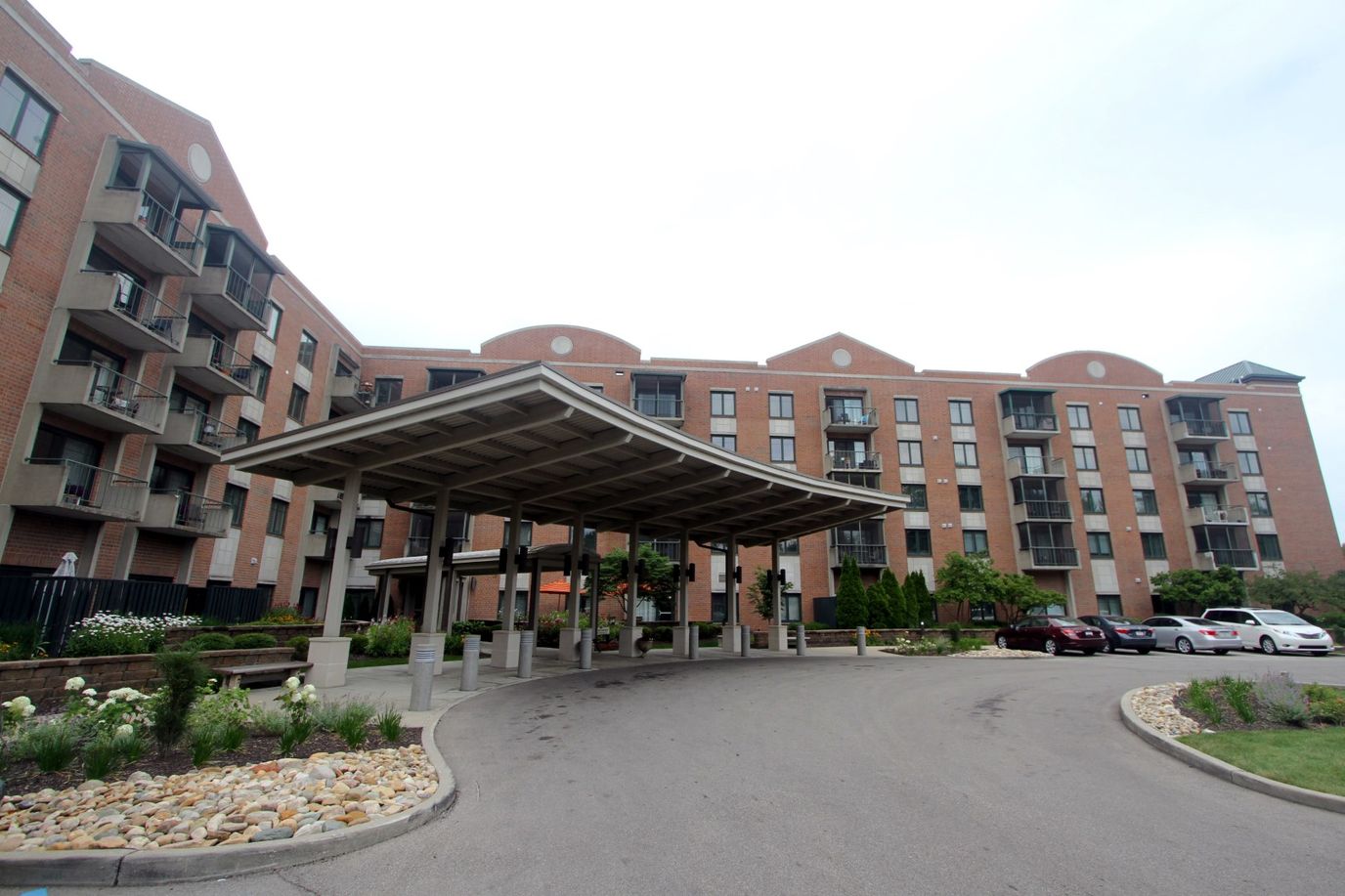 Exterior view of Marquette Senior Living building entrance