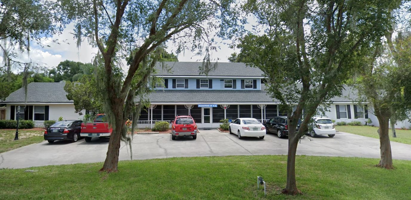 Front exterior view of Wedgewood of Winter Haven