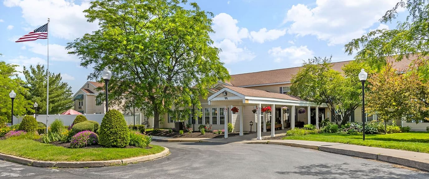 Exterior view of Brookdale Clinton with landscaping