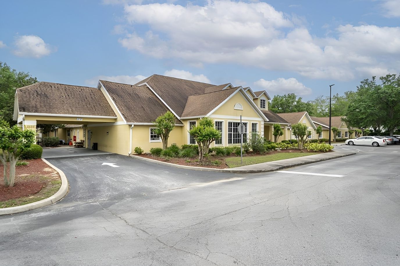 Exterior view of the Brookdale Tavares facility