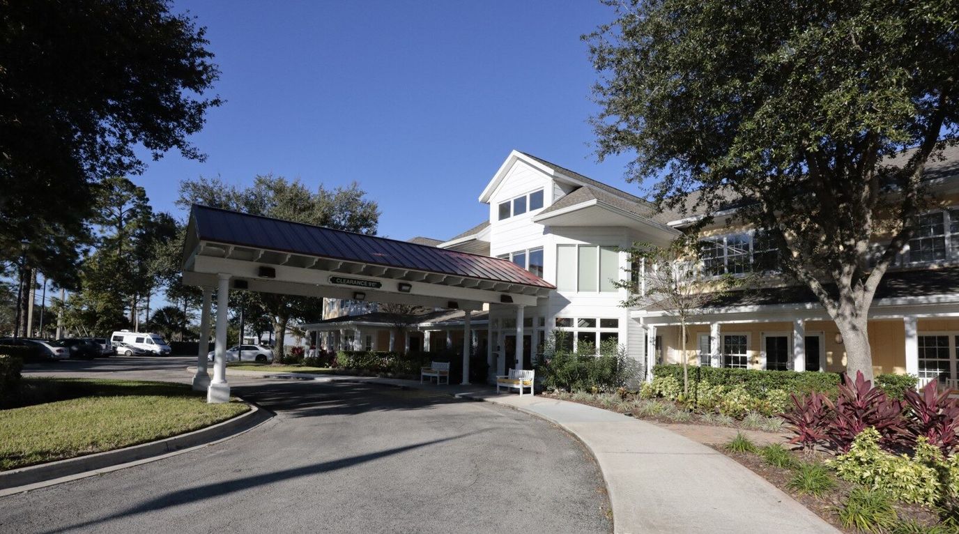 Exterior view of The Gables of Jacksonville entrance