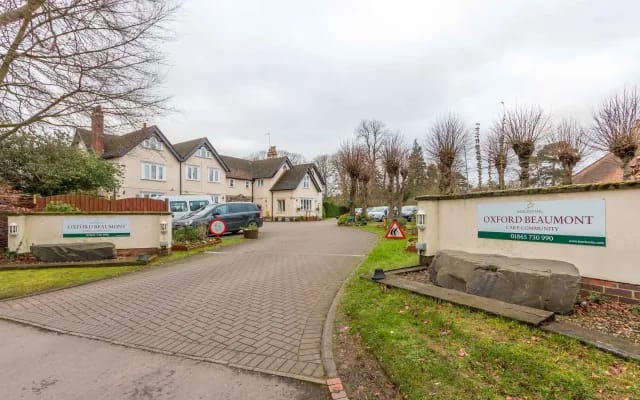 Entrance of Oxford Beaumont assisted living facility
