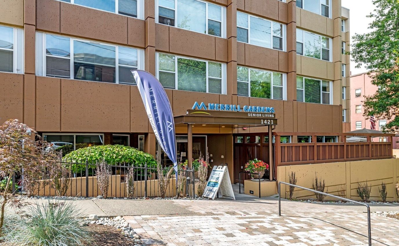 Exterior view of Merrill Gardens Senior Living