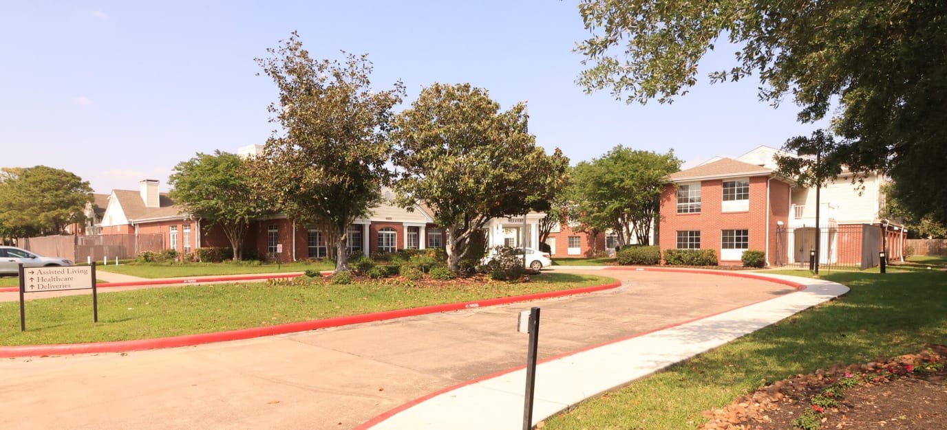 Exterior view of The Gardens of Bellaire facility