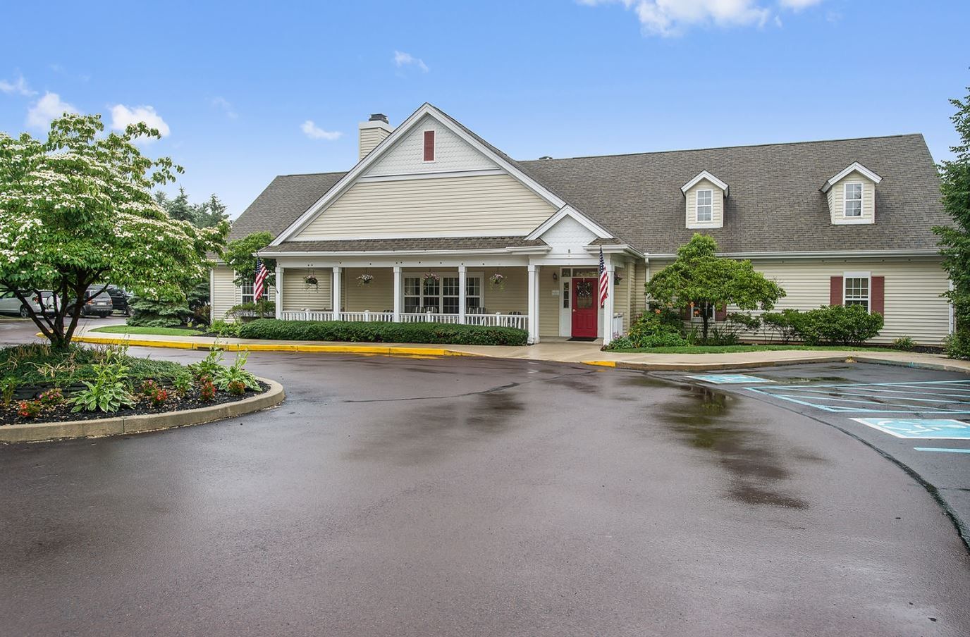 Exterior view of Brookdale Dublin with landscaped entrance