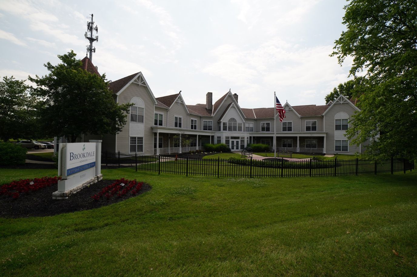 Exterior view of Brookdale Kenwood facility