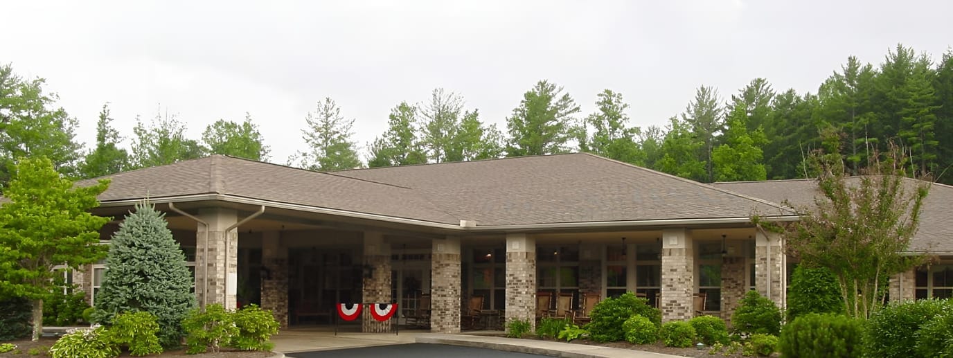 Exterior view of Brookdale Lenoir facility entrance