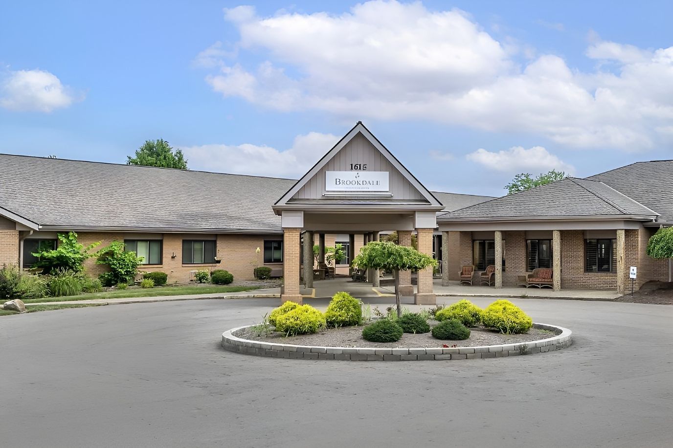 Exterior view of Brookdale Mount Vernon facility entrance