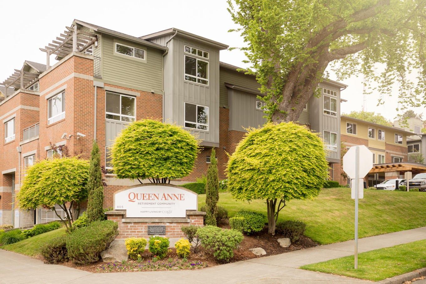 Exterior view of Queen Anne assisted living facility